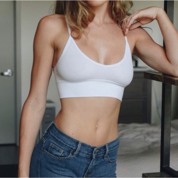 Low Back Seamless Minimalist Bralette - Picture 11 of 11